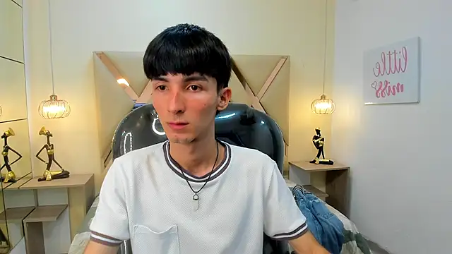 Snapshot of Jake_evans chatting on December 19, 7:38 pm Jake evans online show from December 19, 7:38 pm