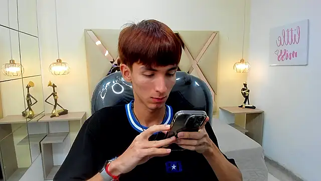 Snapshot of Jake_evans chatting on February 2, 7:24 pm Jake evans online show from February 2, 7:24 pm