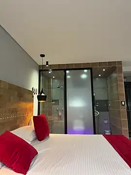 zui lu online show from April 2, 1:35 am