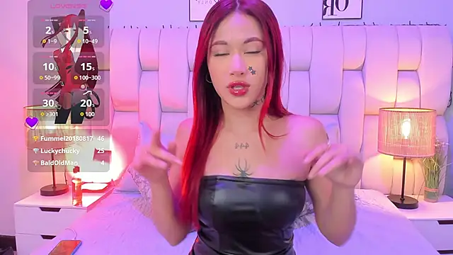 SkinnyFoxy online show from March 10, 8:46 pm