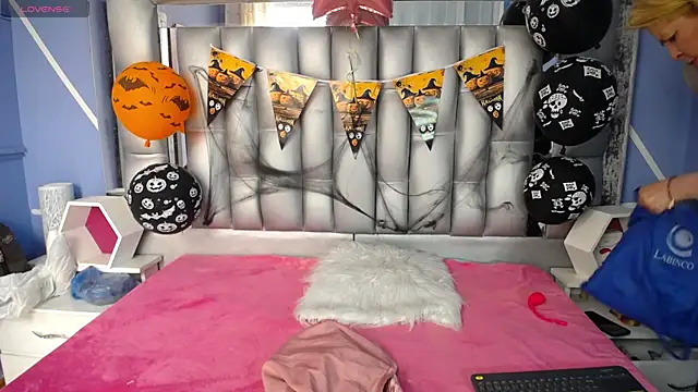 sophia ny online show from October 23, 1:43 pm