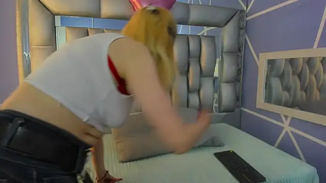 sophia ny online show from November 27, 2:06 pm