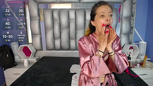 Snapshot of sophia_ny chatting on September 20, 2:00 pm sophia ny online show from September 20, 2:00 pm