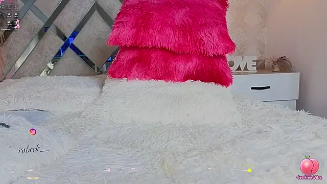 oceane becker online show from November 11, 12:44 pm