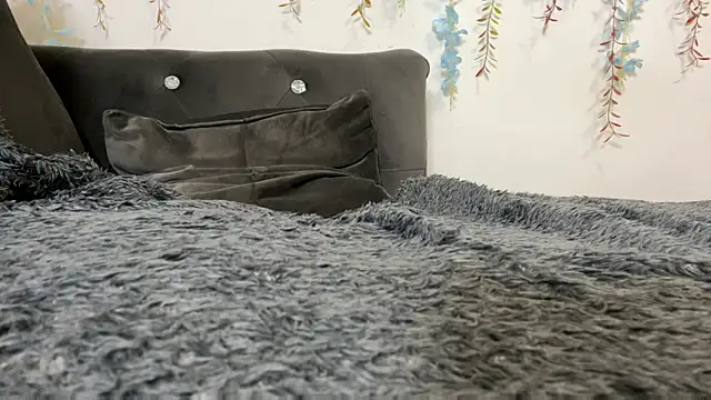 Snapshot of Isexxs chatting on February 5, 11:44 am Isexxs online show from February 5, 11:44 am