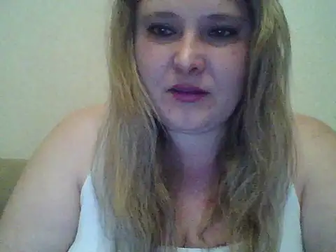 ParisMimi online show from April 11, 9:07 pm