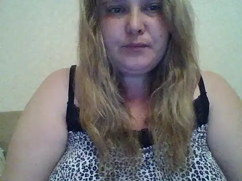 ParisMimi online show from June 8, 8:31 pm