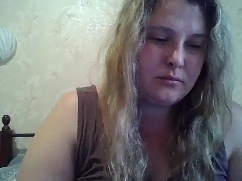 Snapshot of ParisMimi chatting on May 27, 8:11 am ParisMimi online show from May 27, 8:11 am