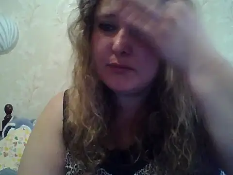 Snapshot of ParisMimi chatting on June 6, 7:24 am ParisMimi online show from June 6, 7:24 am