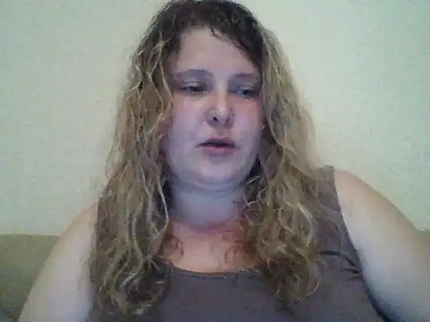 Snapshot of ParisMimi chatting on May 27, 8:38 pm ParisMimi online show from May 27, 8:38 pm
