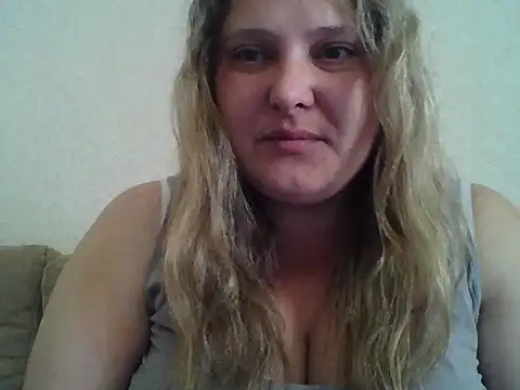 Snapshot of ParisMimi chatting on June 1, 8:14 am ParisMimi online show from June 1, 8:14 am