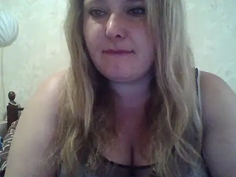 Snapshot of ParisMimi chatting on April 26, 6:43 am ParisMimi online show from April 26, 6:43 am