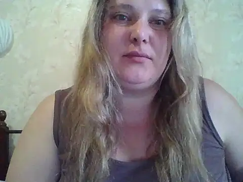 Snapshot of ParisMimi chatting on May 17, 6:57 am ParisMimi online show from May 17, 6:57 am