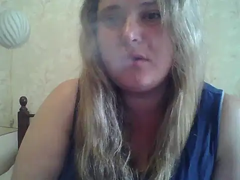 Snapshot of ParisMimi chatting on May 30, 8:53 am ParisMimi online show from May 30, 8:53 am