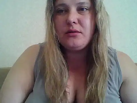 Snapshot of ParisMimi chatting on June 2, 7:08 am ParisMimi online show from June 2, 7:08 am