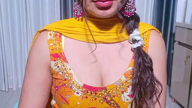 Aashika-Kaur online show from June 2, 4:56 am