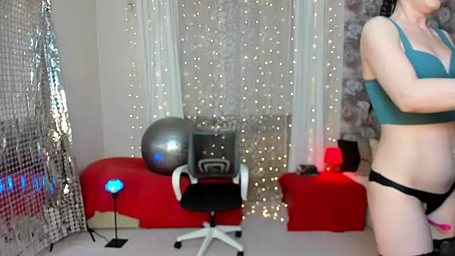 Snapshot of KarinaSweeety chatting on February 25, 11:32 am KarinaSweeety online show from February 25, 11:32 am