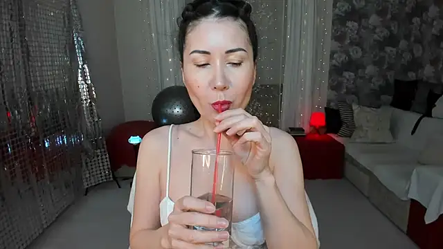 KarinaSweeety online show from February 12, 1:00 pm