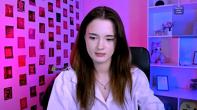 liana kisses online show from July 10, 6:41 pm