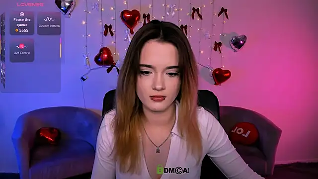 liana kisses online show from March 3, 8:05 pm