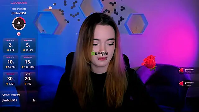 liana kisses online show from November 28, 8:09 pm