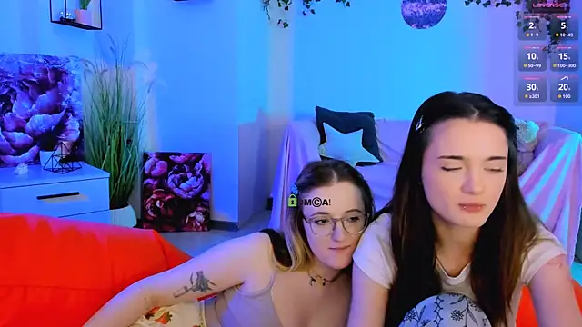 liana kisses online show from July 4, 9:52 pm