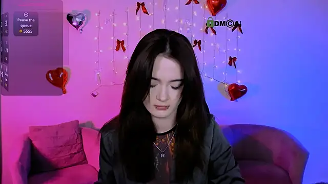 liana kisses online show from March 31, 7:05 pm