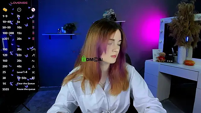liana kisses online show from September 12, 7:02 pm