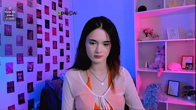 liana kisses online show from June 17, 6:51 pm