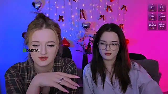 liana kisses online show from April 18, 7:07 pm