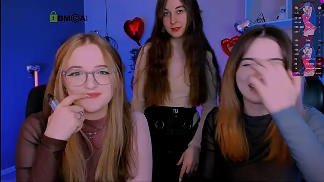 liana kisses online show from February 21, 8:33 pm