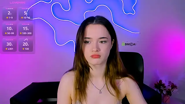 liana kisses online show from June 14, 6:42 pm