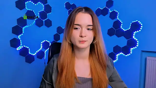 liana kisses online show from November 30, 8:09 pm