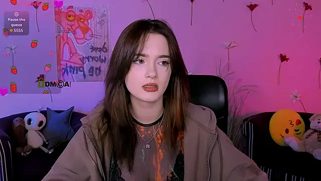 liana kisses online show from March 25, 8:30 pm