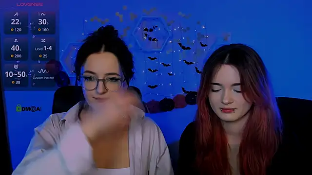 liana kisses online show from October 30, 7:55 pm