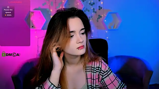 liana kisses online show from November 15, 8:13 pm