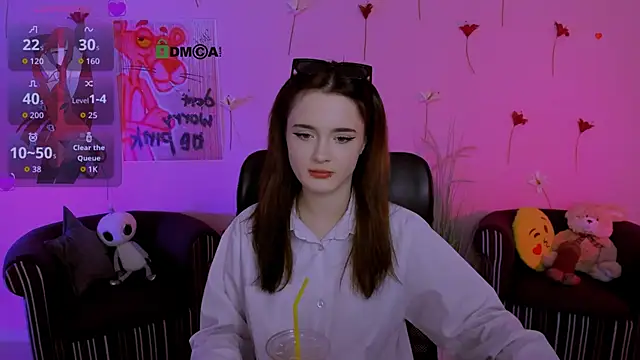 liana kisses online show from April 3, 7:09 pm