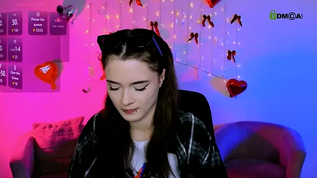 liana kisses online show from March 24, 7:58 pm