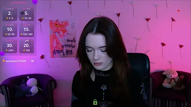 liana kisses online show from April 15, 7:07 pm