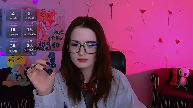 liana kisses online show from May 5, 7:06 pm