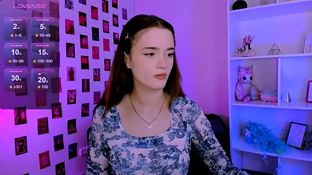 liana kisses online show from June 24, 7:55 pm