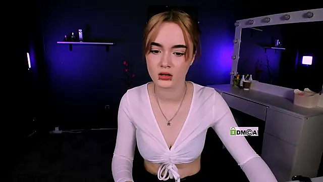 liana kisses online show from March 7, 8:22 pm