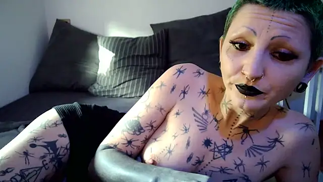 ValeryCrowley14 online show from February 12, 9:09 am