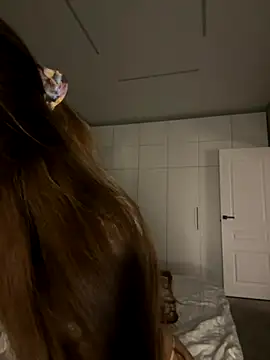 WildOrchid online show from November 8, 8:45 pm