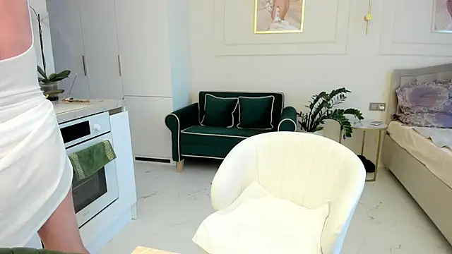 Snapshot of Jolie_Ozolla chatting on October 15, 12:57 pm Jolie Ozolla online show from October 15, 12:57 pm