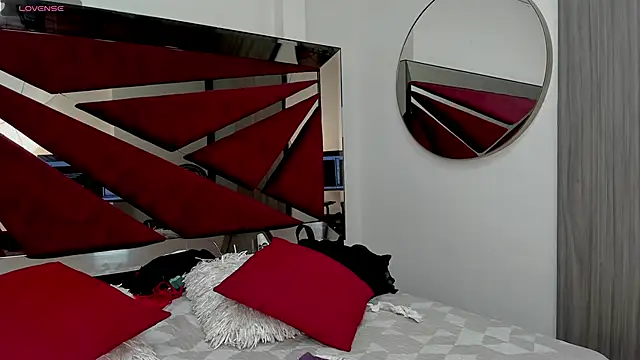 BarbaraKnox  online show from May 7, 11:35 am