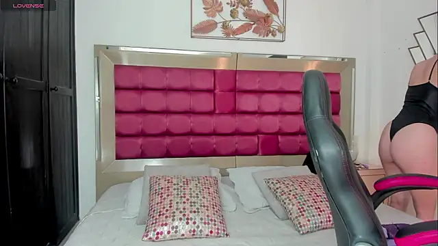 BarbaraKnox  online show from February 22, 6:20 pm