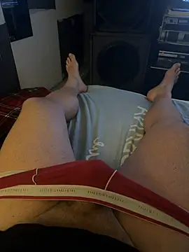 Snapshot of MatthewEmme chatting on February 24, 12:20 am MatthewEmme online show from February 24, 12:20 am