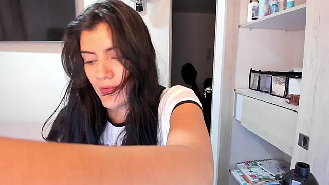 misstoya online show from December 22, 2:33 am