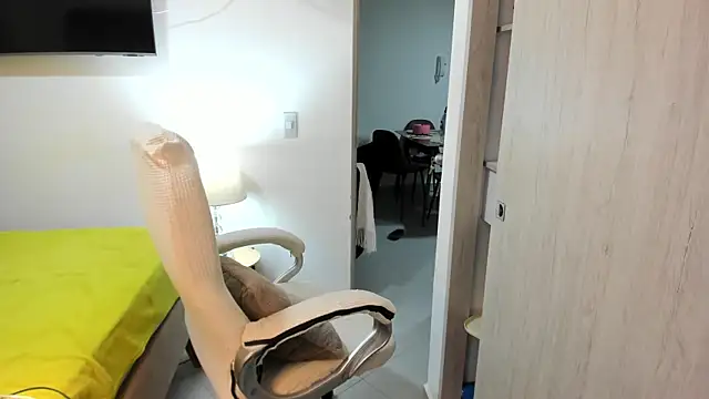 misstoya online show from October 31, 1:35 am